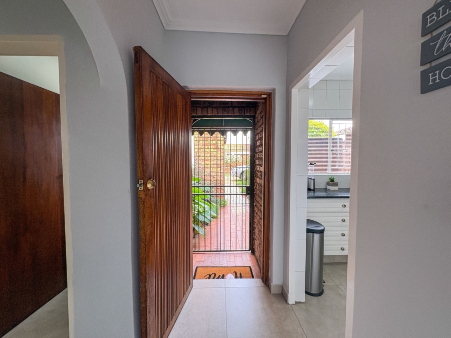 3 Bedroom Property for Sale in Larrendale Gauteng