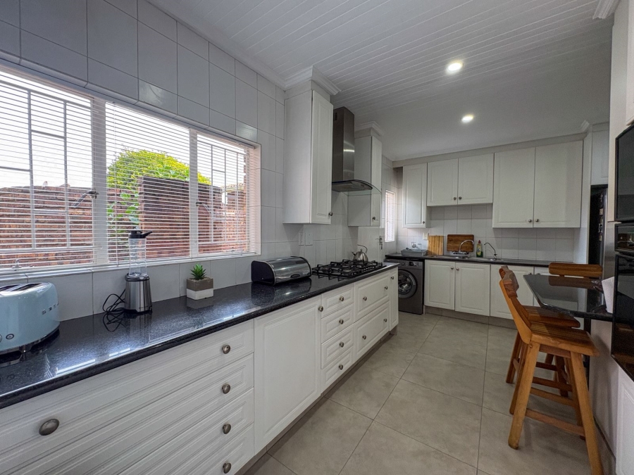 3 Bedroom Property for Sale in Larrendale Gauteng