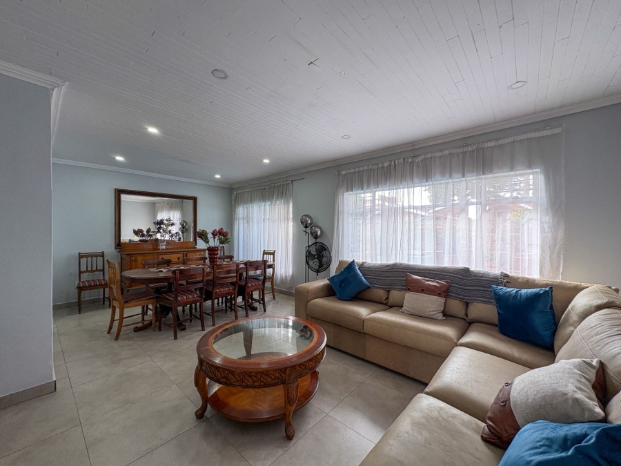 3 Bedroom Property for Sale in Larrendale Gauteng