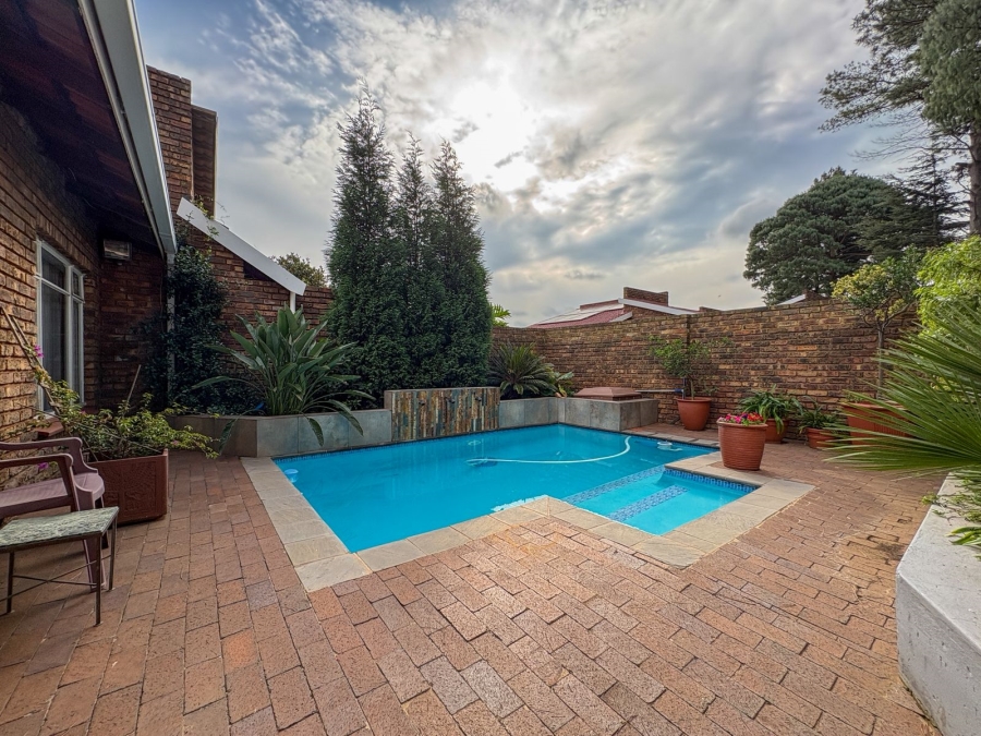 3 Bedroom Property for Sale in Larrendale Gauteng