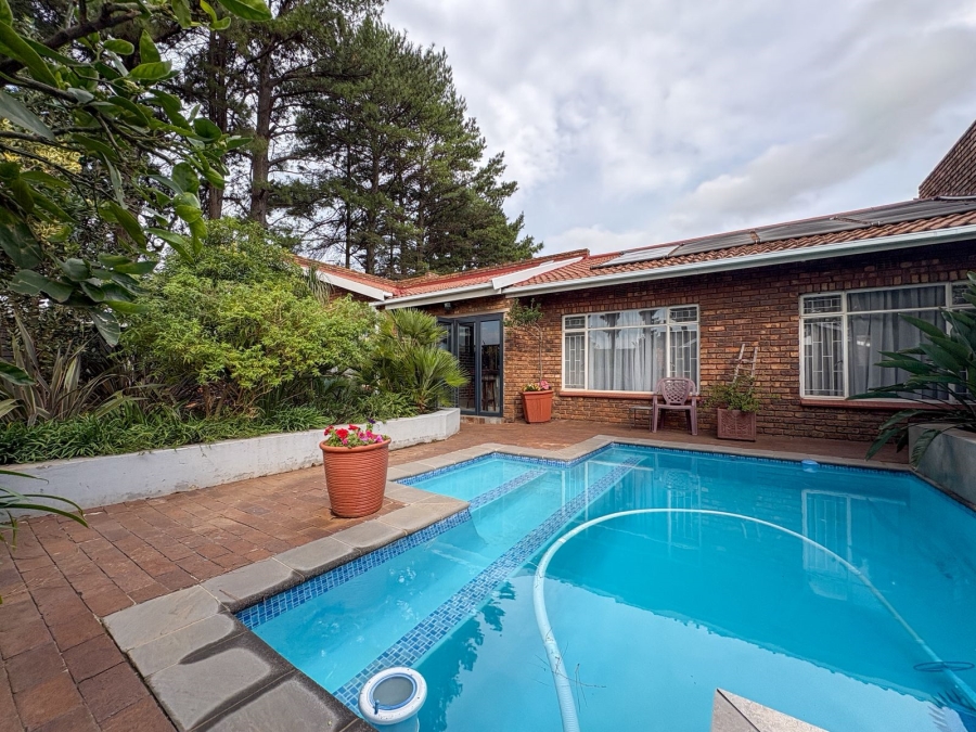 3 Bedroom Property for Sale in Larrendale Gauteng