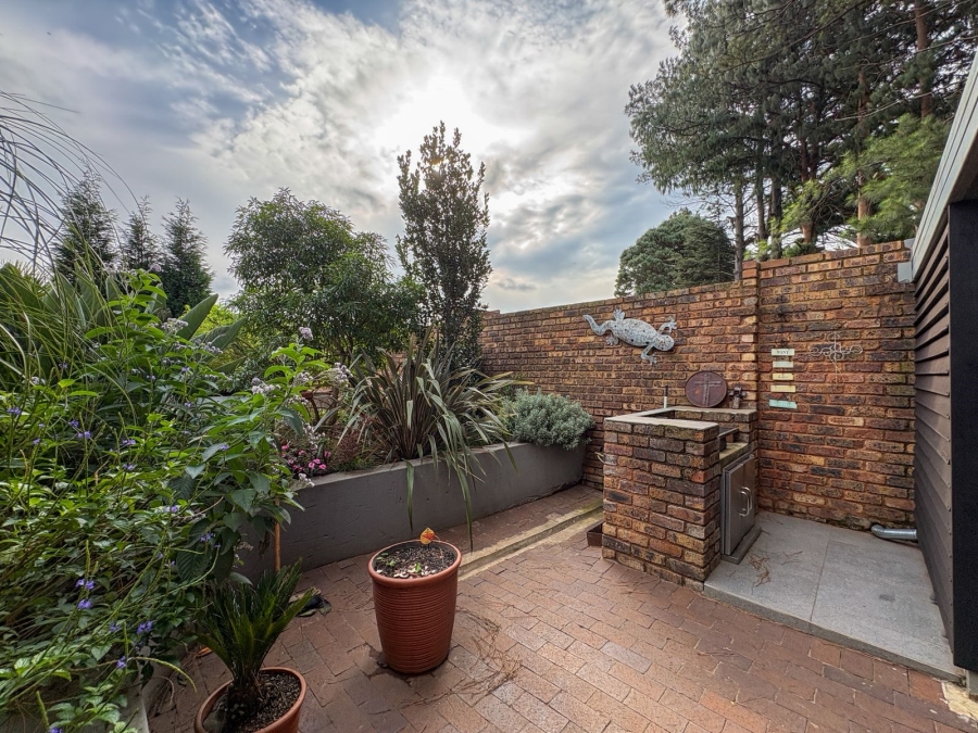 3 Bedroom Property for Sale in Larrendale Gauteng