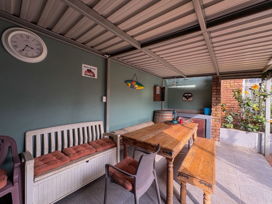 3 Bedroom Property for Sale in Larrendale Gauteng