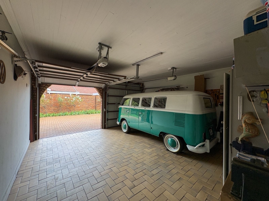 3 Bedroom Property for Sale in Larrendale Gauteng