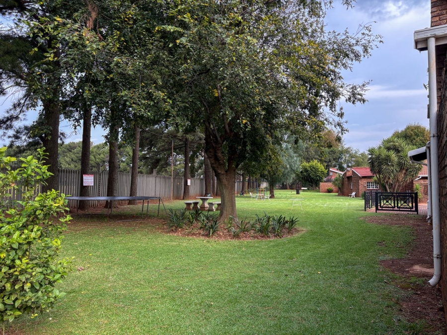 3 Bedroom Property for Sale in Larrendale Gauteng