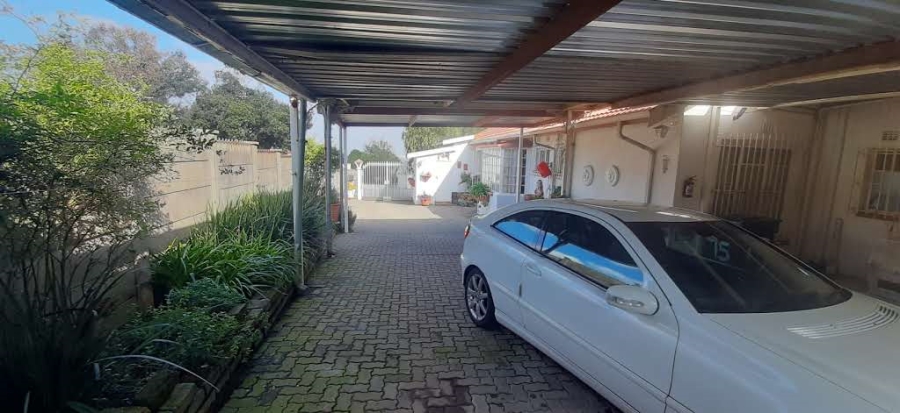 3 Bedroom Property for Sale in Esther Park Gauteng