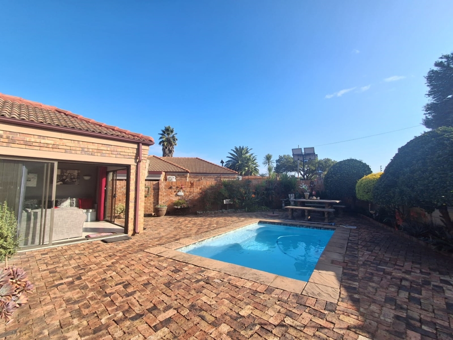 3 Bedroom Property for Sale in Three Rivers Gauteng