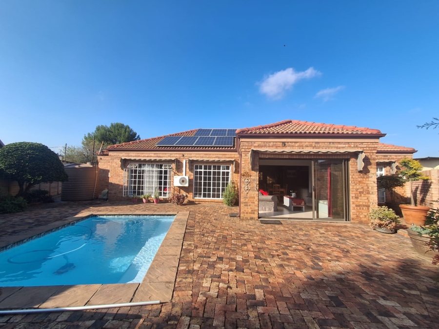 3 Bedroom Property for Sale in Three Rivers Gauteng