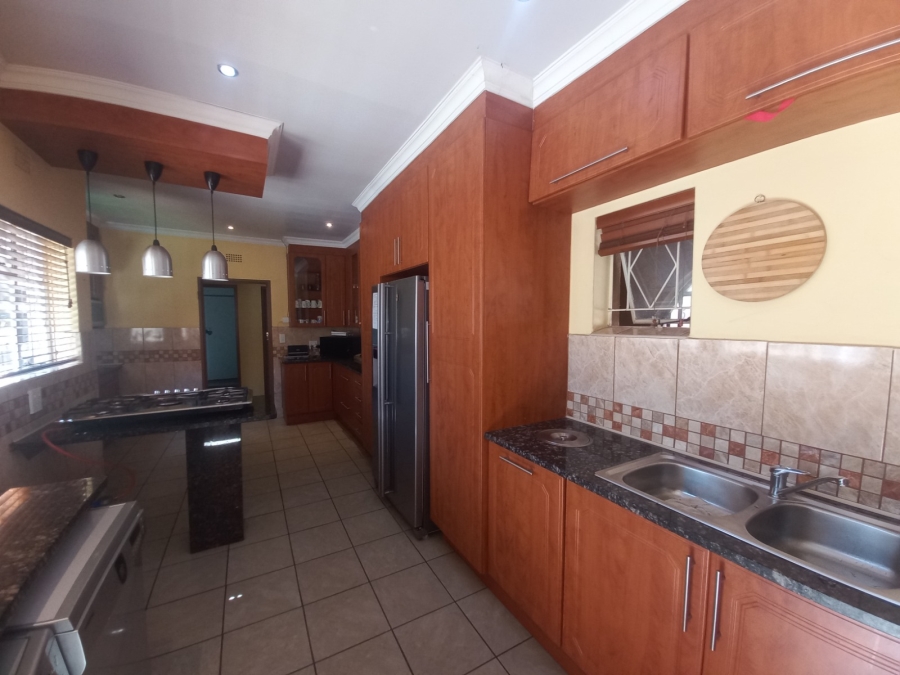 To Let 4 Bedroom Property for Rent in Vanderbijlpark SE 6 Gauteng