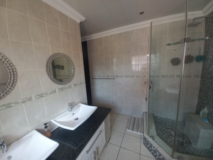 To Let 4 Bedroom Property for Rent in Vanderbijlpark SE 6 Gauteng