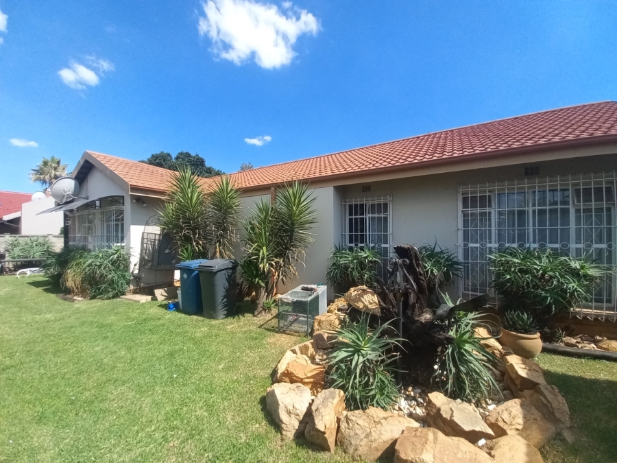 To Let 4 Bedroom Property for Rent in Vanderbijlpark SE 6 Gauteng