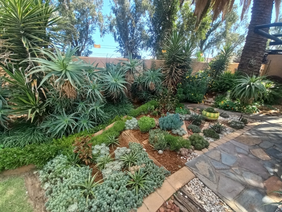 To Let 4 Bedroom Property for Rent in Vanderbijlpark SE 6 Gauteng