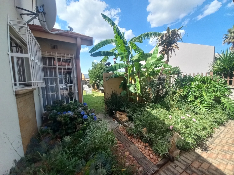 To Let 4 Bedroom Property for Rent in Vanderbijlpark SE 6 Gauteng