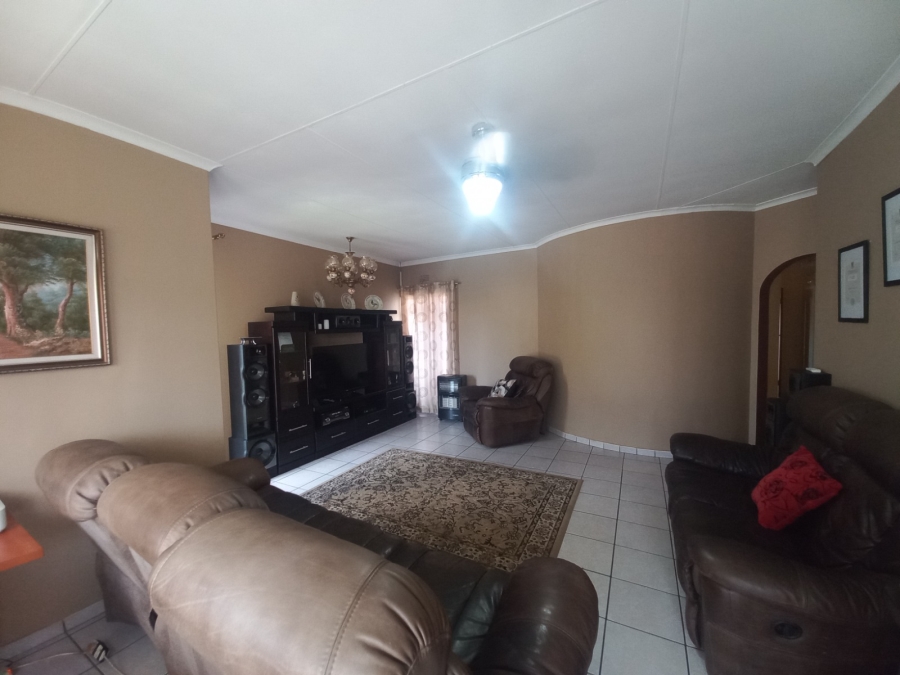 To Let 4 Bedroom Property for Rent in Vanderbijlpark SE 6 Gauteng