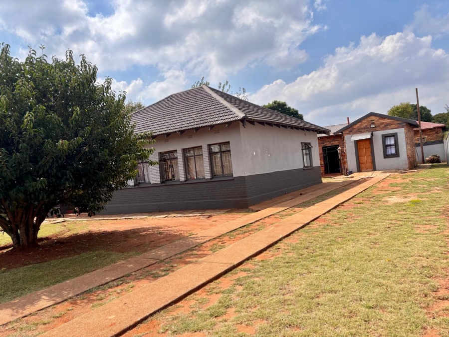 3 Bedroom Property for Sale in Carletonville Central Gauteng