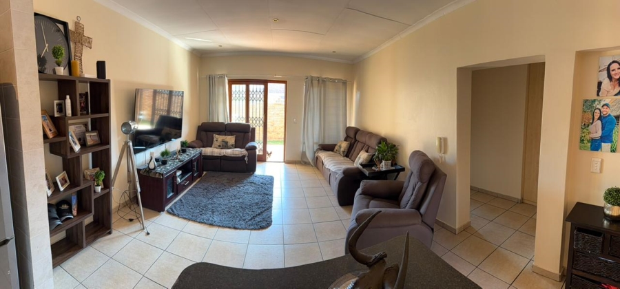 To Let 2 Bedroom Property for Rent in Sonneveld Gauteng