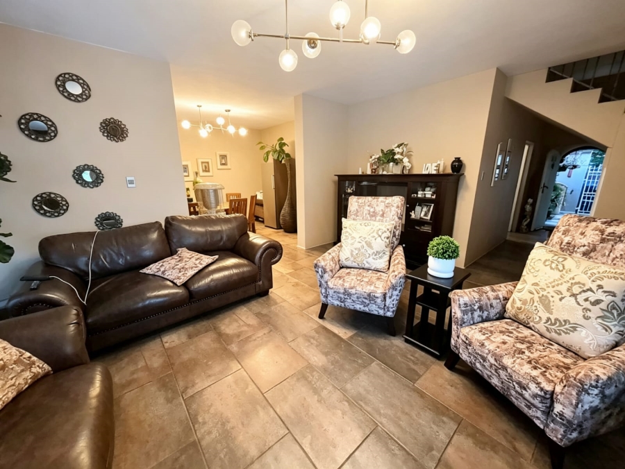 3 Bedroom Property for Sale in Three Rivers Gauteng