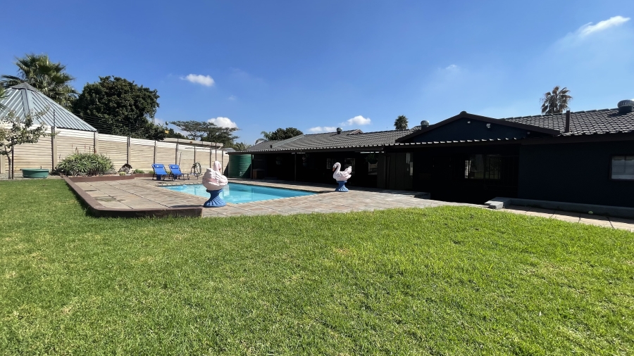 4 Bedroom Property for Sale in The Reeds Gauteng