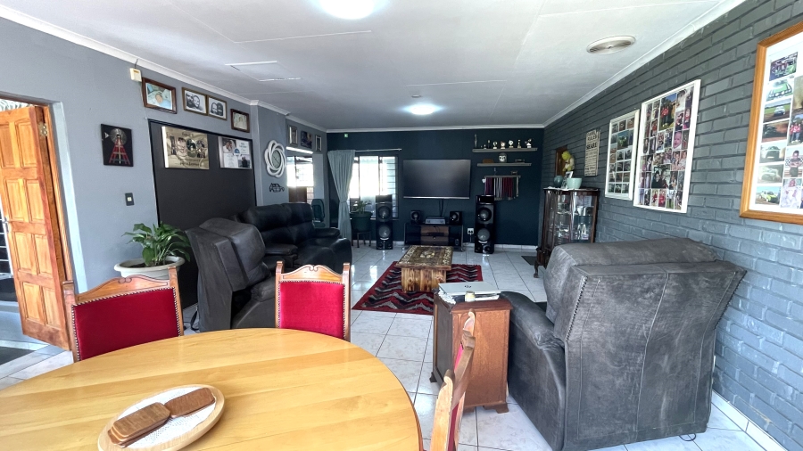 4 Bedroom Property for Sale in The Reeds Gauteng