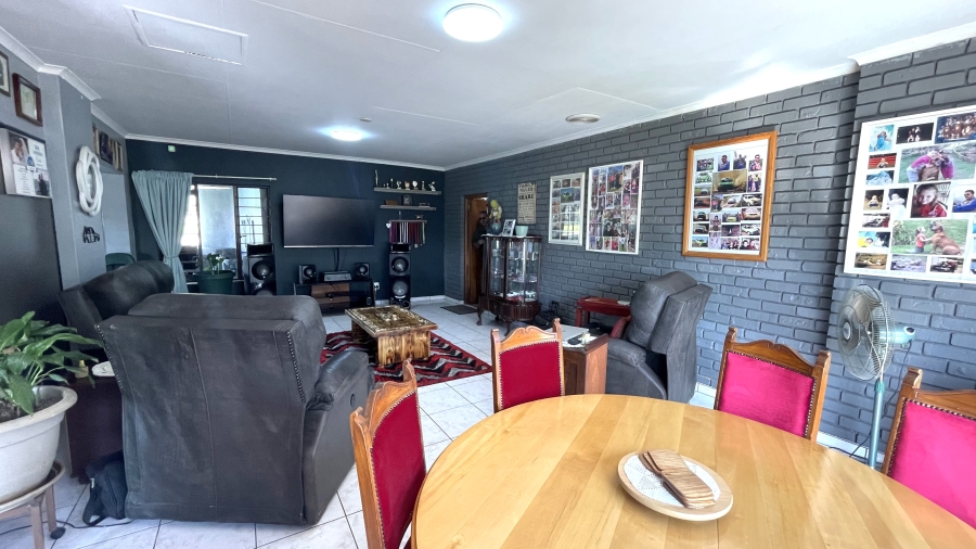 4 Bedroom Property for Sale in The Reeds Gauteng