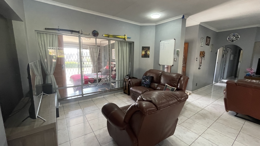 4 Bedroom Property for Sale in The Reeds Gauteng