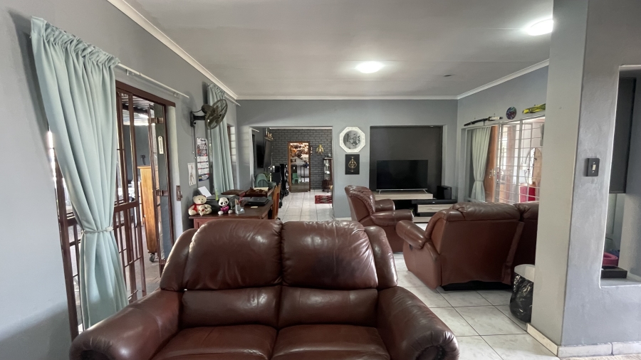 4 Bedroom Property for Sale in The Reeds Gauteng