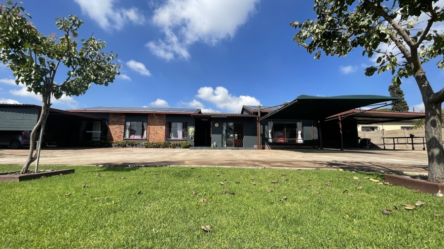 4 Bedroom Property for Sale in The Reeds Gauteng