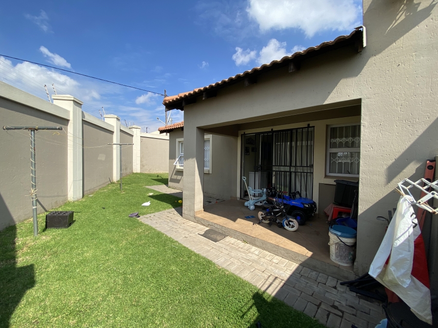 2 Bedroom Property for Sale in Rynfield A H Gauteng