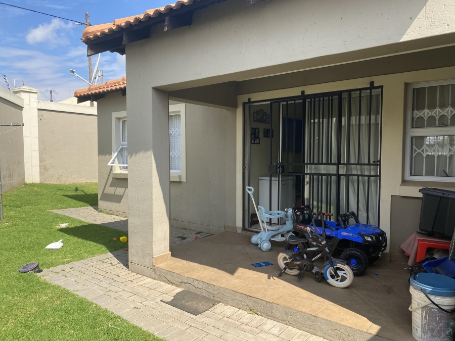 2 Bedroom Property for Sale in Rynfield A H Gauteng