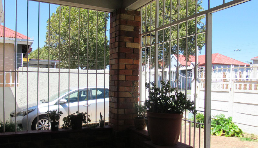 2 Bedroom Property for Sale in Kenilworth Gauteng