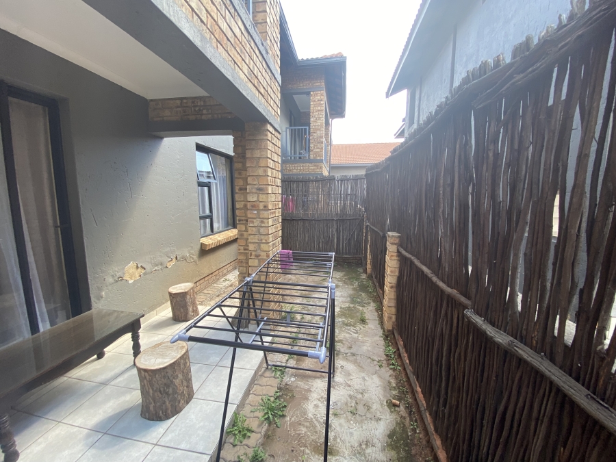 2 Bedroom Property for Sale in Rynfield A H Gauteng