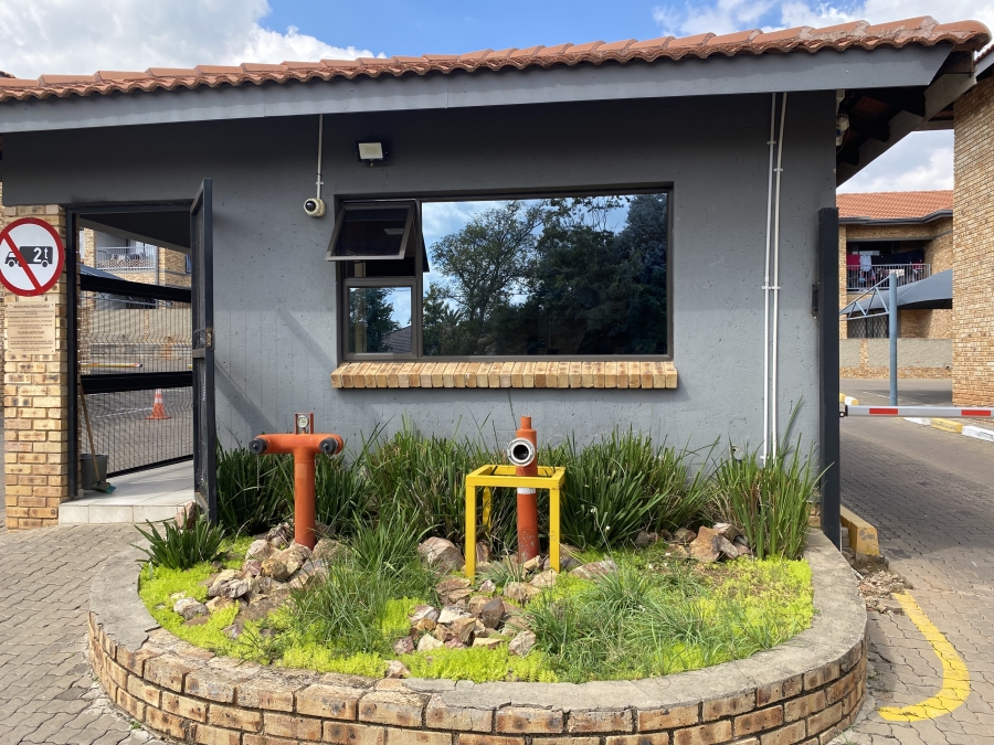 2 Bedroom Property for Sale in Rynfield A H Gauteng