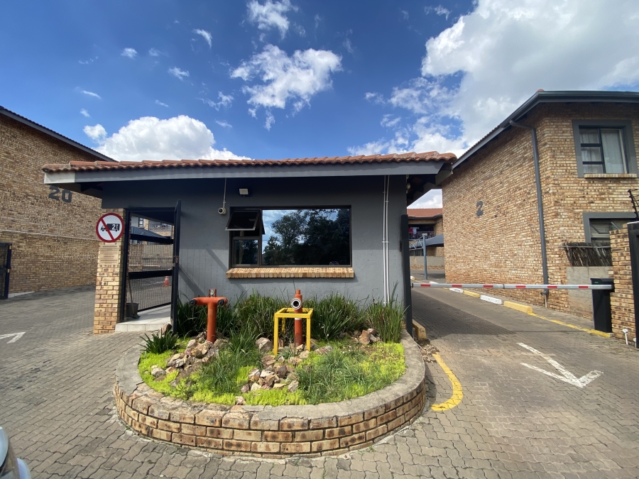 2 Bedroom Property for Sale in Rynfield A H Gauteng