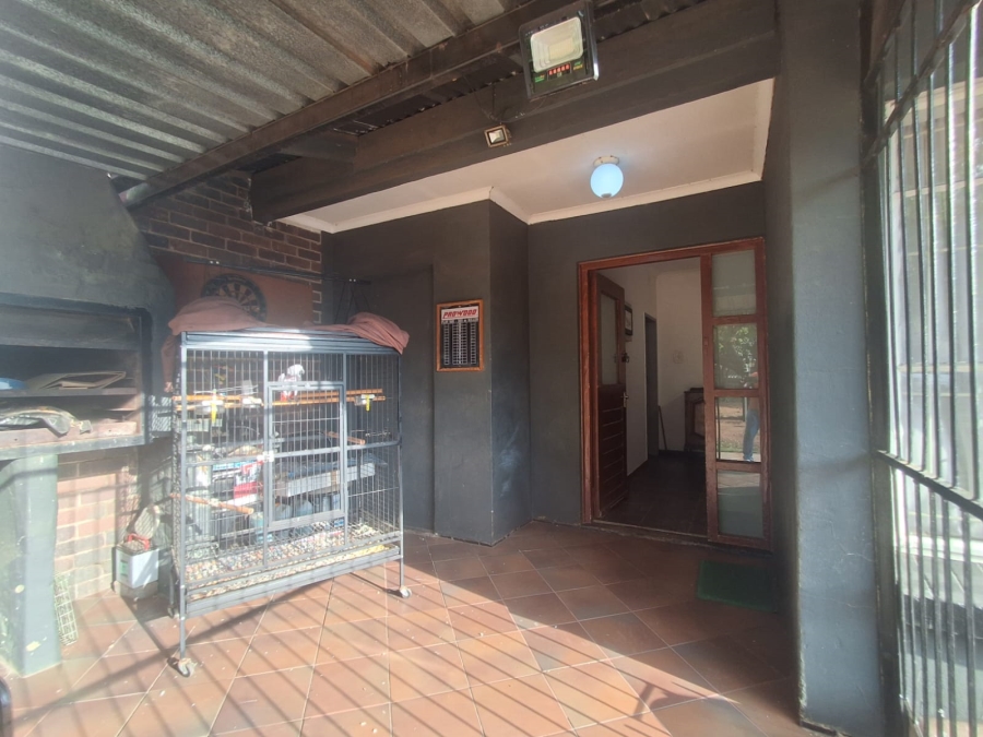 5 Bedroom Property for Sale in Duncanville Gauteng