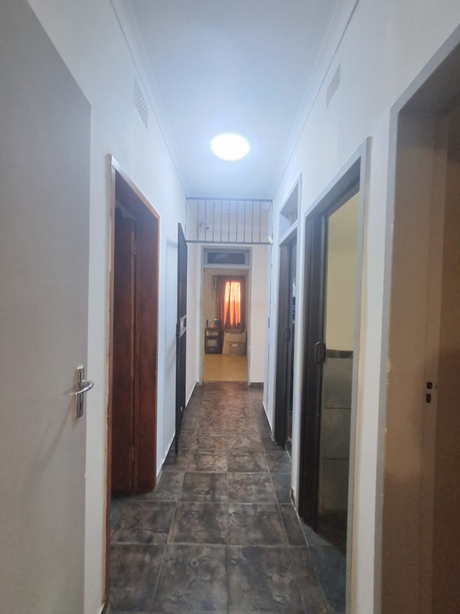 5 Bedroom Property for Sale in Duncanville Gauteng
