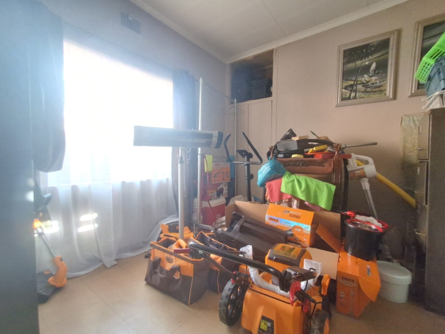 5 Bedroom Property for Sale in Duncanville Gauteng
