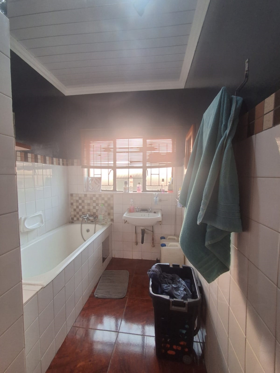 5 Bedroom Property for Sale in Duncanville Gauteng
