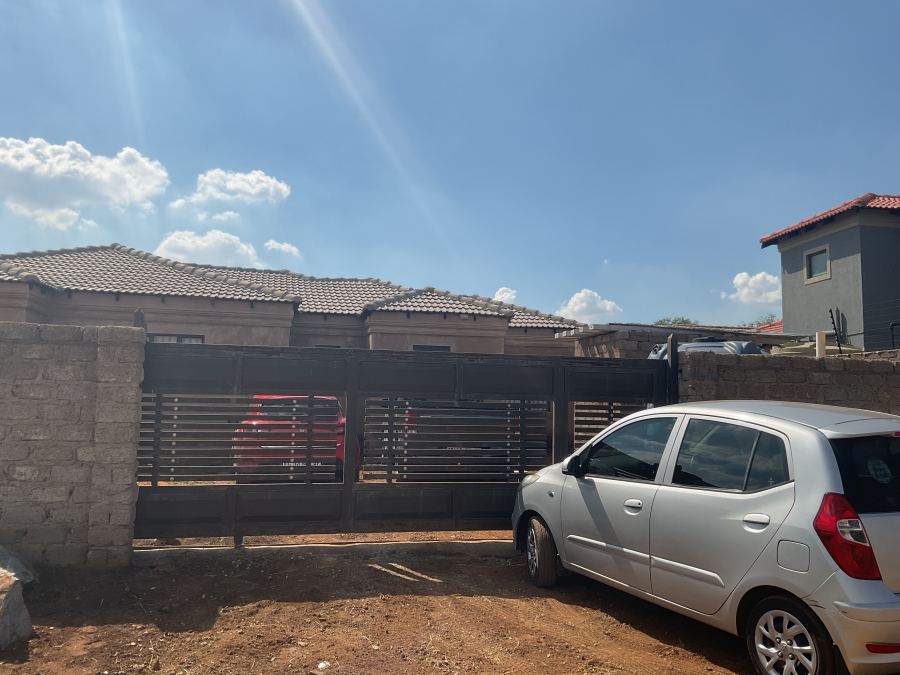 3 Bedroom Property for Sale in Chris Hani Gauteng