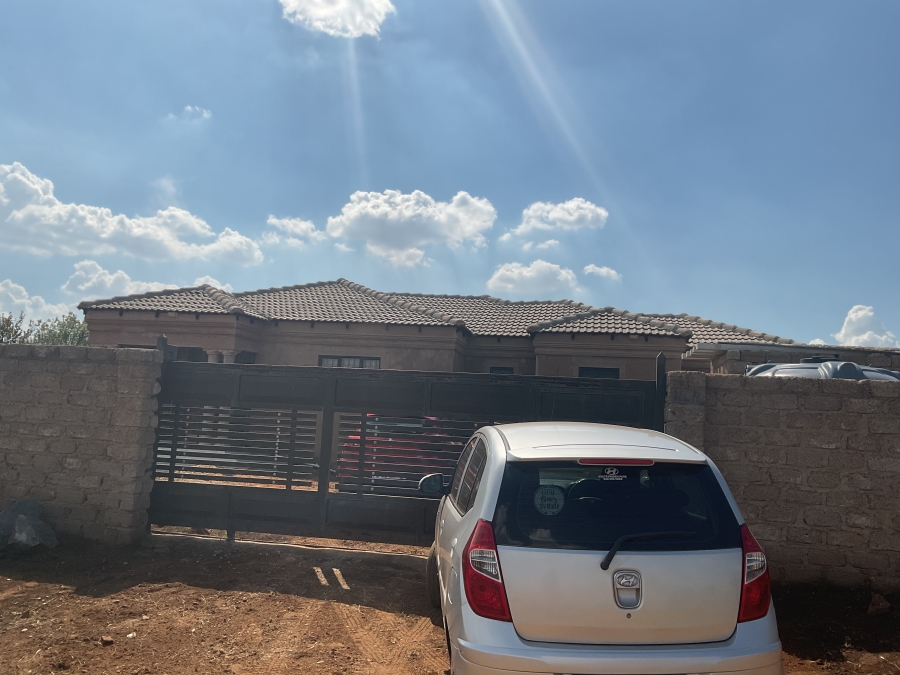 3 Bedroom Property for Sale in Chris Hani Gauteng