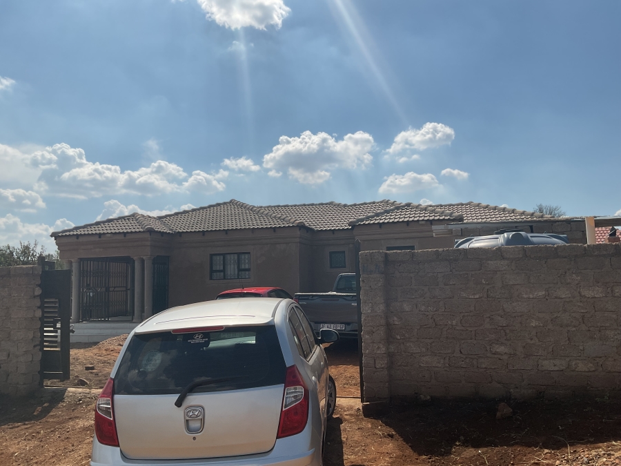 3 Bedroom Property for Sale in Chris Hani Gauteng