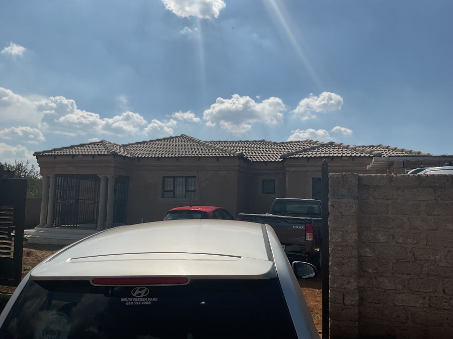 3 Bedroom Property for Sale in Chris Hani Gauteng
