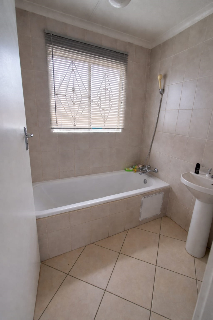 2 Bedroom Property for Sale in Unitas Park Gauteng