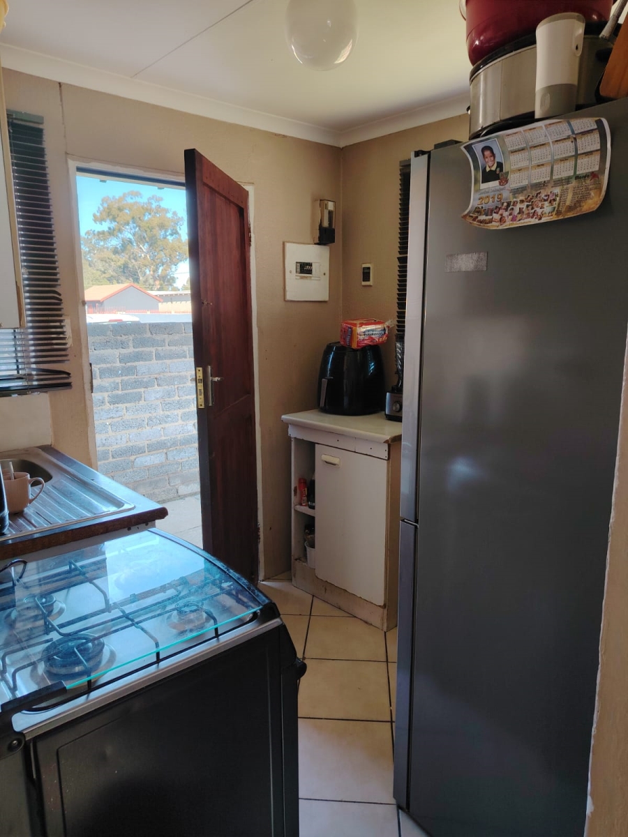 2 Bedroom Property for Sale in Unitas Park Gauteng