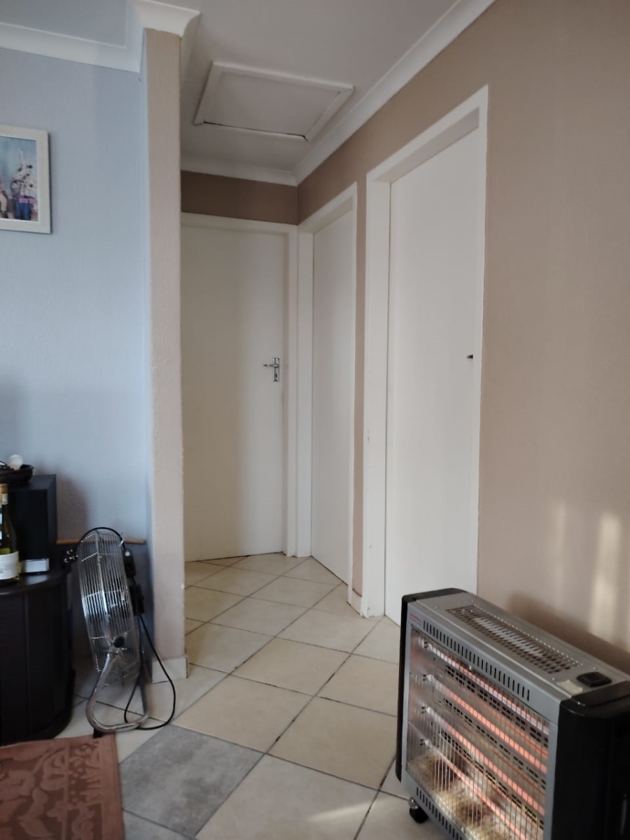 2 Bedroom Property for Sale in Unitas Park Gauteng