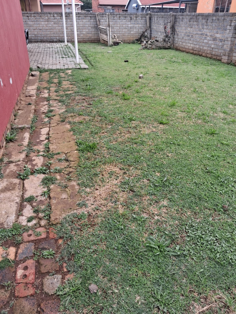 2 Bedroom Property for Sale in Unitas Park Gauteng