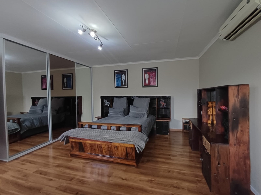 4 Bedroom Property for Sale in Vanderbijlpark SE 6 Gauteng