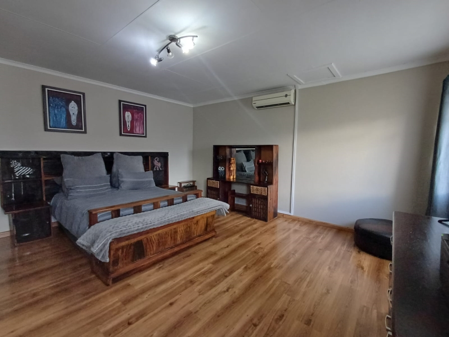 4 Bedroom Property for Sale in Vanderbijlpark SE 6 Gauteng