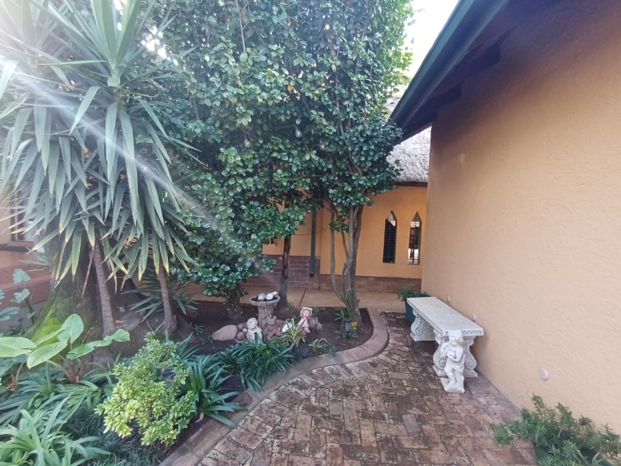 4 Bedroom Property for Sale in Vanderbijlpark SE 6 Gauteng