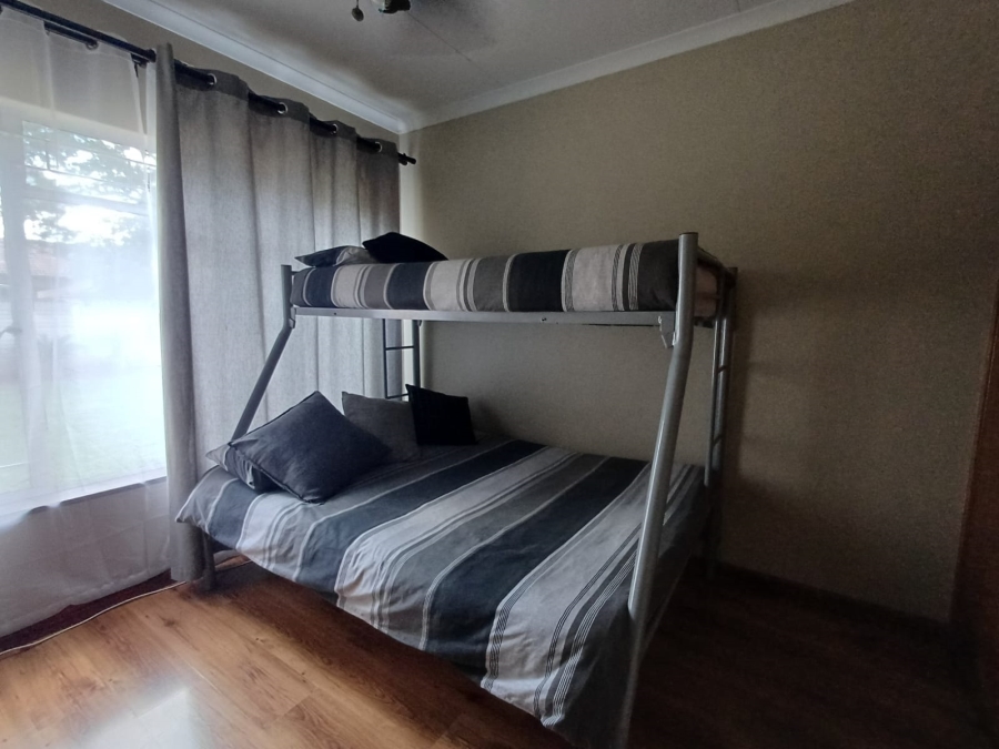 4 Bedroom Property for Sale in Vanderbijlpark SE 6 Gauteng