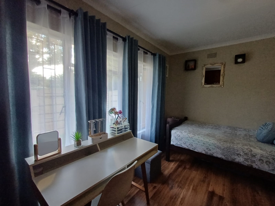 4 Bedroom Property for Sale in Vanderbijlpark SE 6 Gauteng